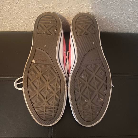 Pink Converse - Picture 3 of 10